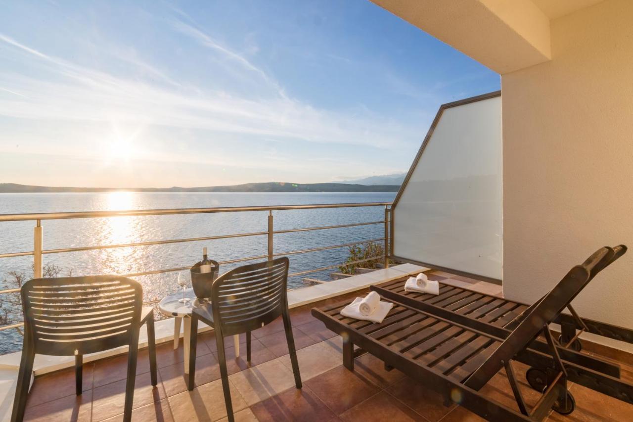 Hotel Rooms Roccia Novigrad  Exterior photo