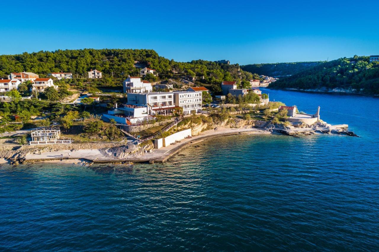 Hotel Rooms Roccia Novigrad  Exterior photo