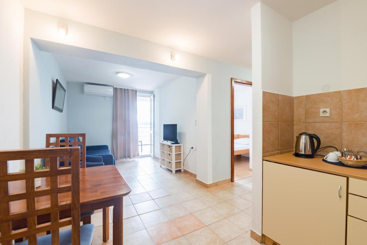Hotel Rooms Roccia Novigrad  Exterior photo