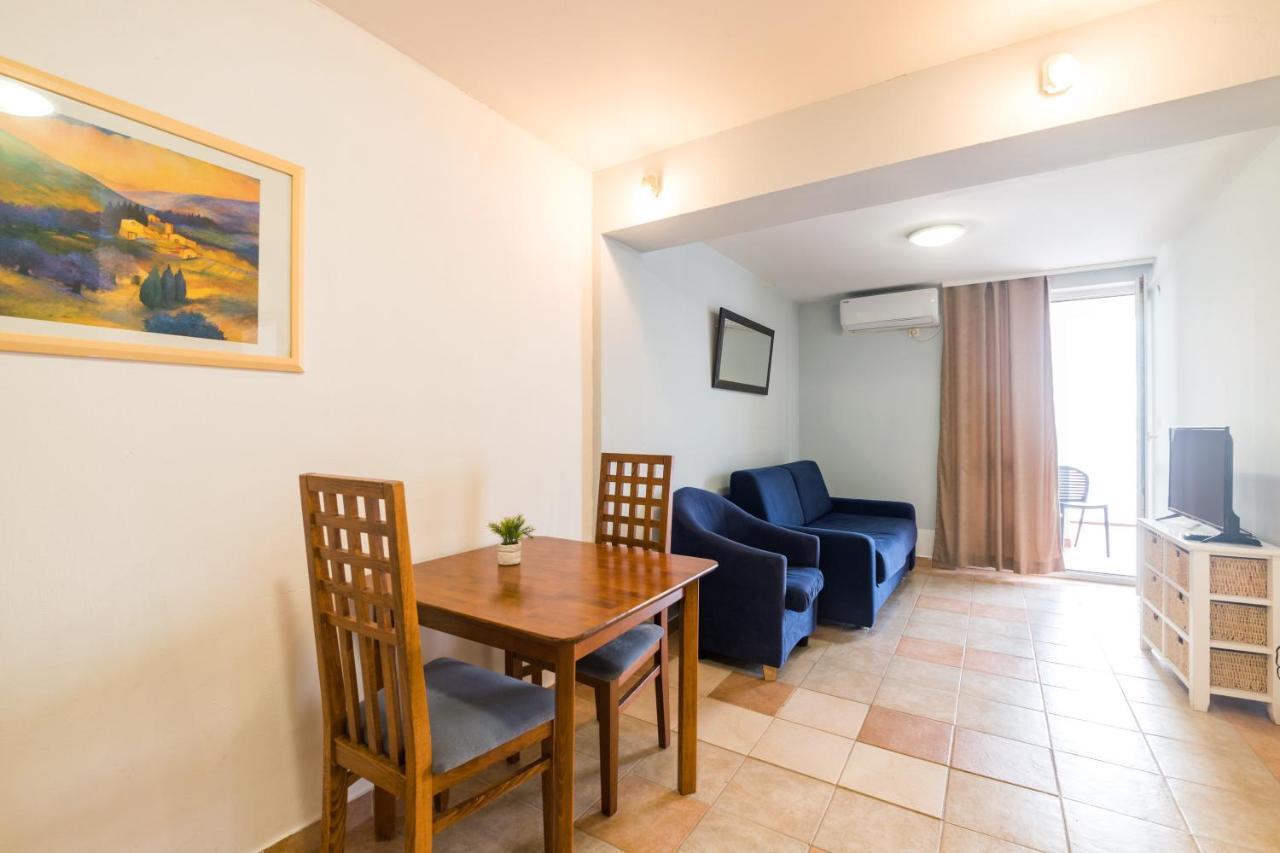 Hotel Rooms Roccia Novigrad  Exterior photo