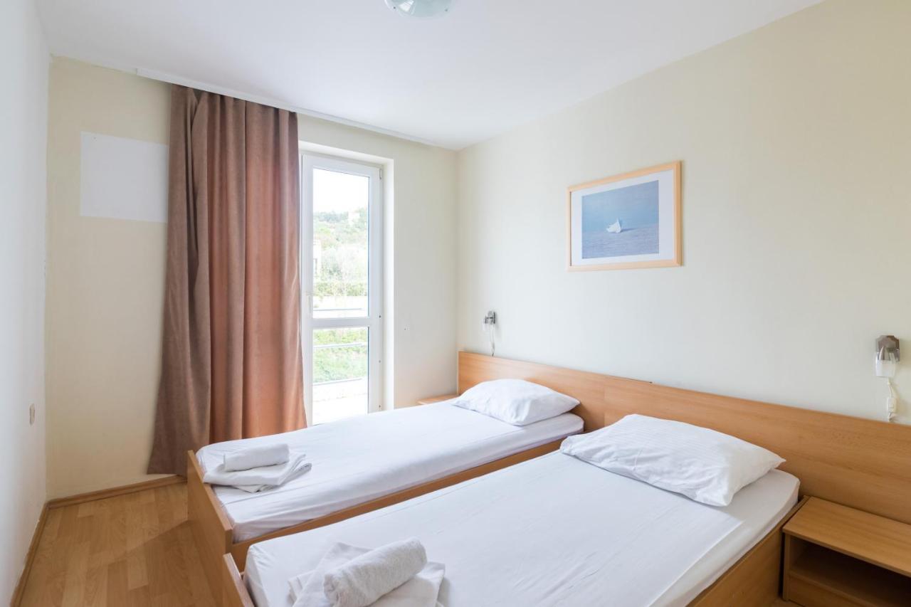Hotel Rooms Roccia Novigrad  Exterior photo