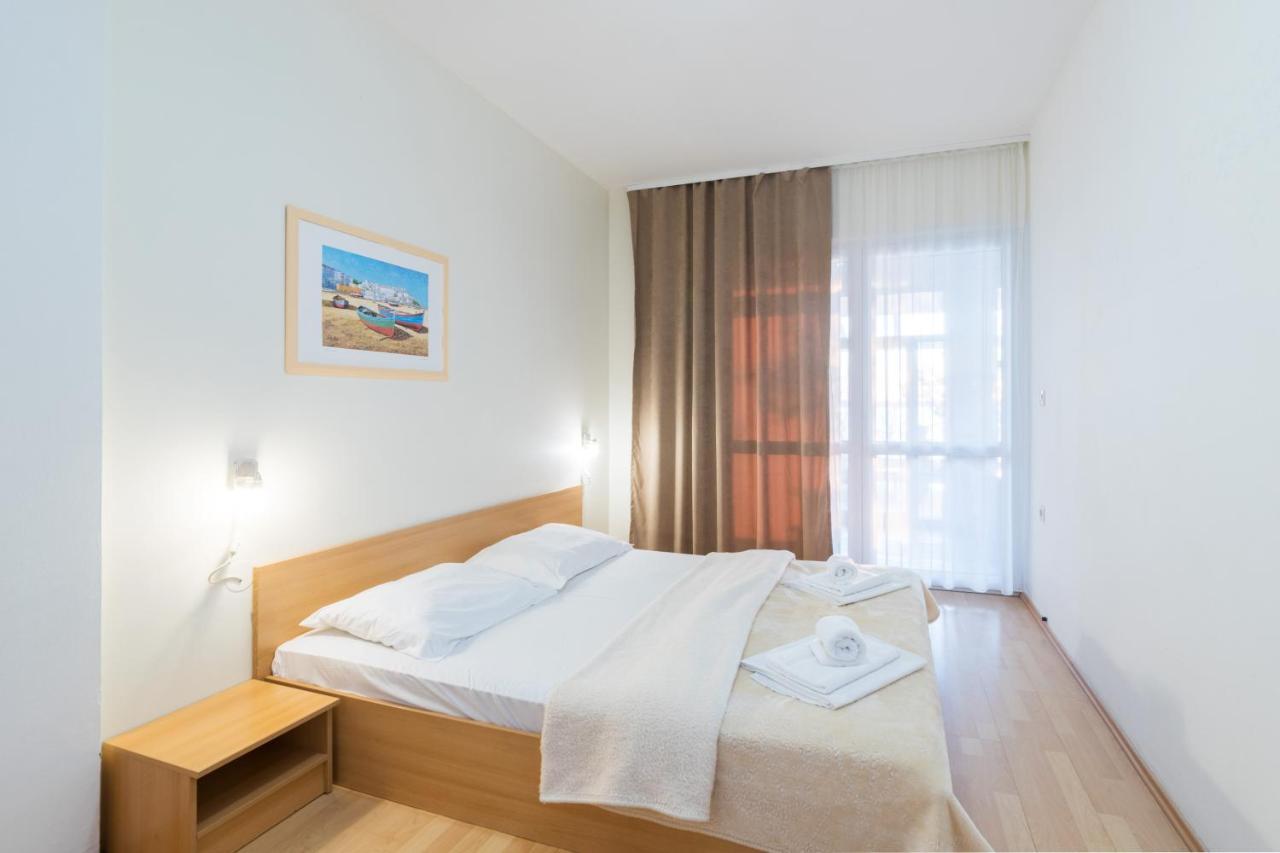 Hotel Rooms Roccia Novigrad  Exterior photo