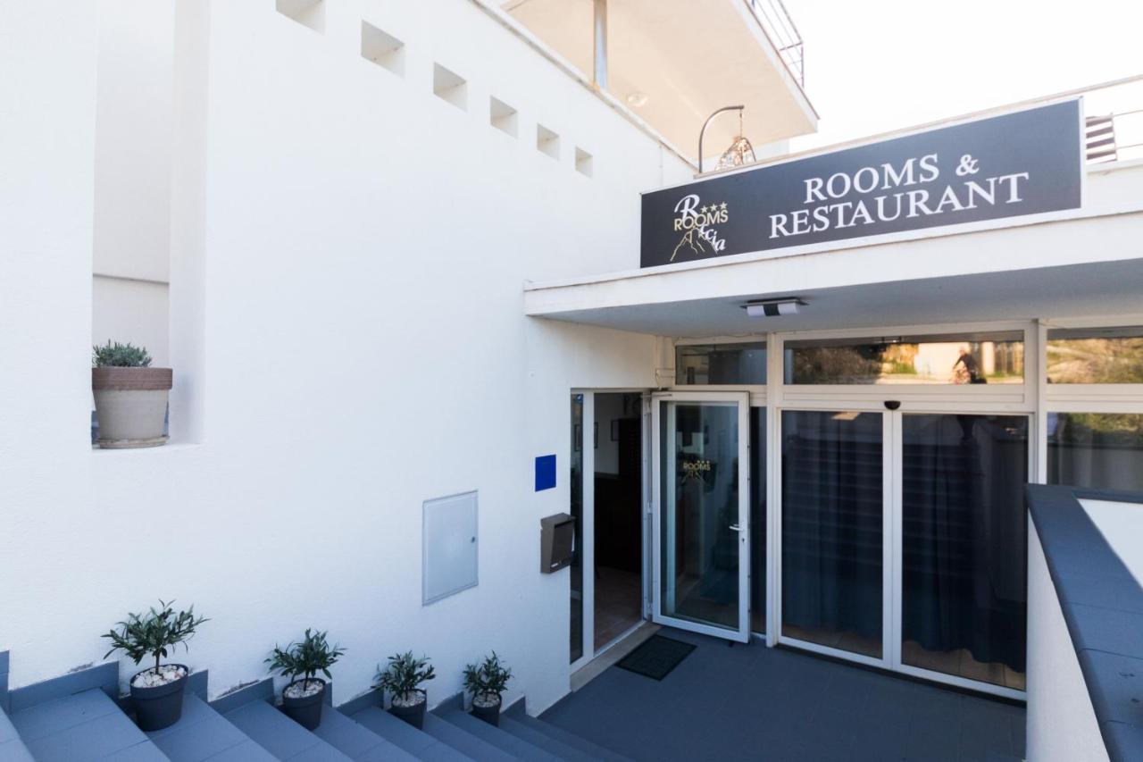 Hotel Rooms Roccia Novigrad  Exterior photo